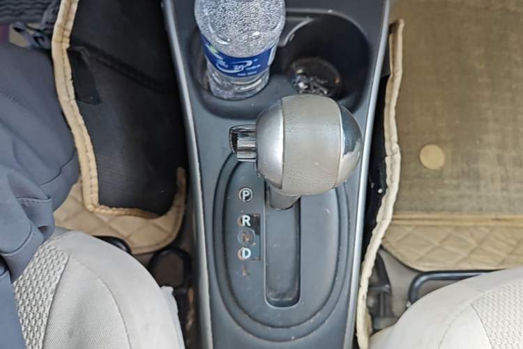 Used Nissan Sunny 2011 1.5XL CVT Luxury Edition Gear Lever
