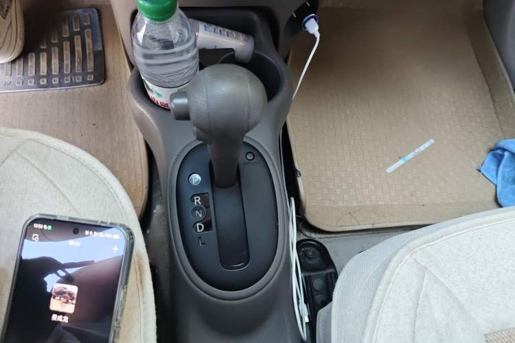 Used Nissan Sunny 2011 1.5XE CVT Comfort Edition Gear Lever
