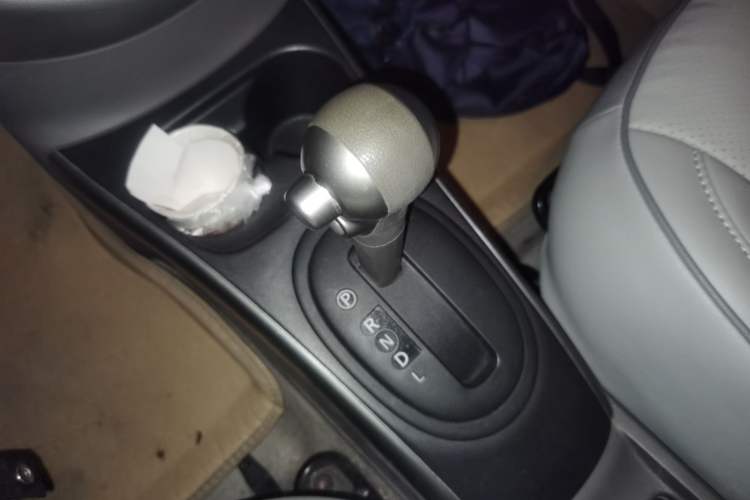 Used Nissan Sunny 2011 1.5XL CVT Luxury Edition Gear Lever