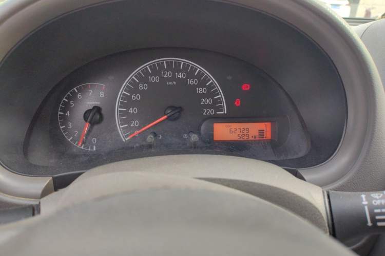 Used Nissan Sunny 2011 1.5XE Manual Comfort Edition Instrument Cluster