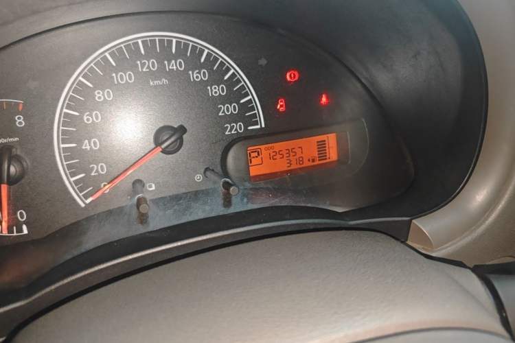Used Nissan Sunny 2011 1.5XE CVT Comfort Edition Odometer Close Up