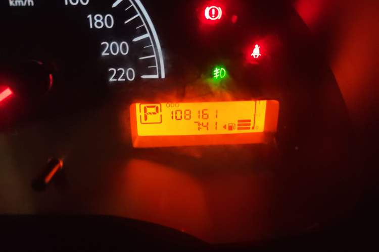 Used Nissan Sunny 2011 1.5XE CVT Comfort Edition Odometer Close Up