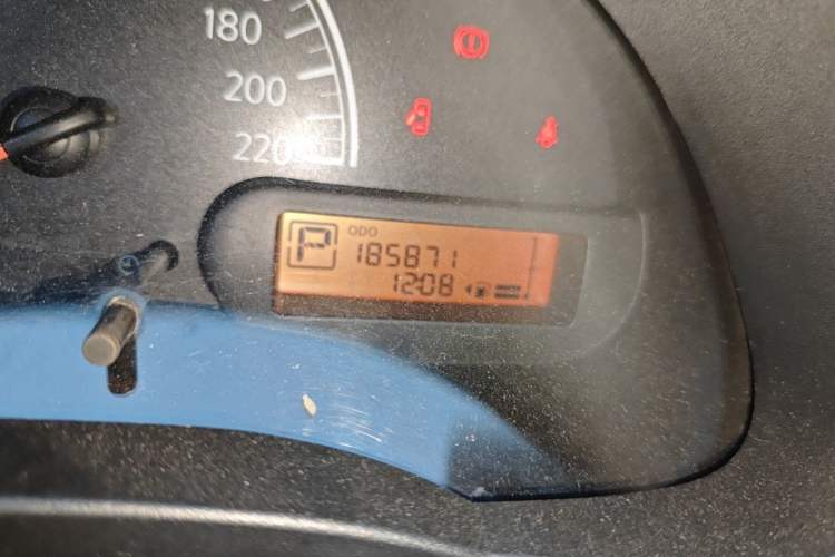 Used Nissan Sunny 2011 1.5XE CVT Comfort Edition Odometer Close Up