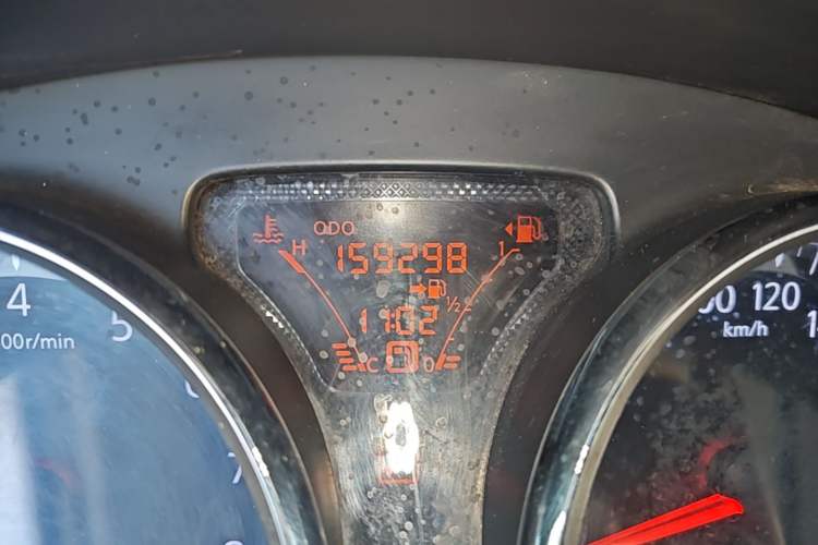 Used Nissan Sunny 2011 1.5XL CVT Luxury Edition Odometer Close Up