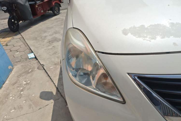Used Nissan Sunny 2011 1.5XE CVT Comfort Edition Right Front Headlight