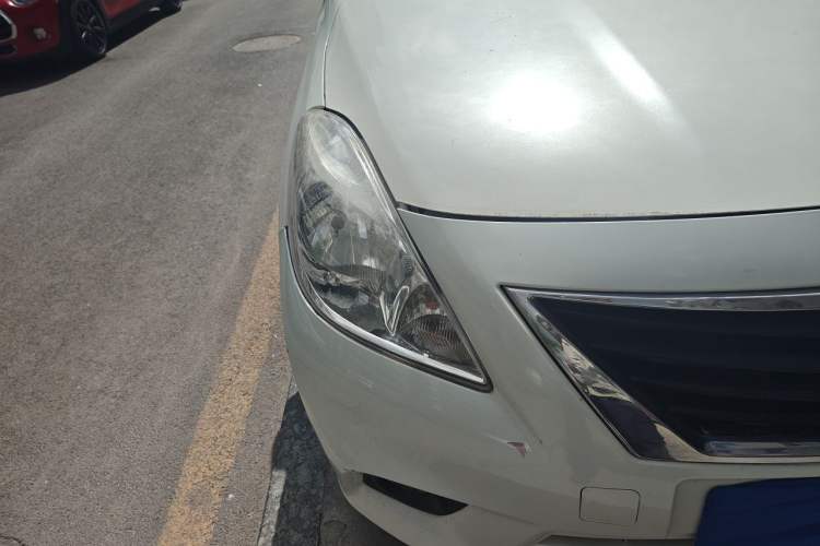 Used Nissan Sunny 2011 1.5XL Manual Deluxe Edition Right Front Headlight
