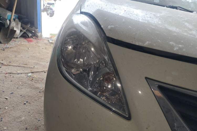 Used Nissan Sunny 2011 1.5XE CVT Comfort Edition Right Front Headlight