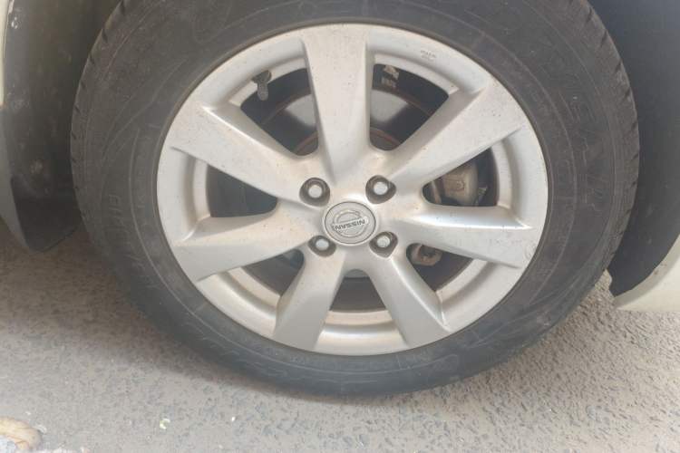 Used Nissan Sunny 2011 1.5XV CVT Deluxe Edition Right Front Wheel Hub