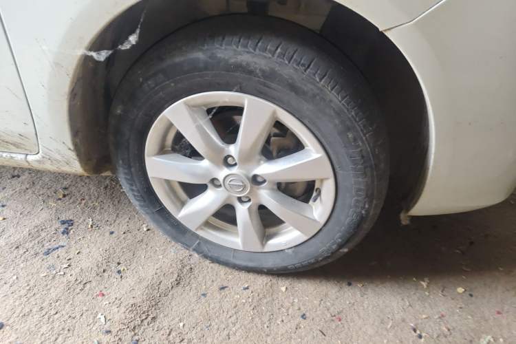 Used Nissan Sunny 2011 1.5XE CVT Comfort Edition Right Front Wheel Hub