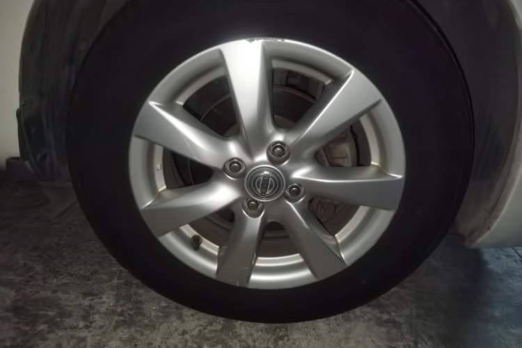 Used Nissan Sunny 2011 1.5XL CVT Luxury Edition Right Front Wheel Hub