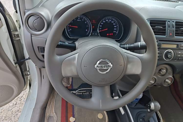 Used Nissan Sunny 2011 1.5XL CVT Luxury Edition Steering Wheel