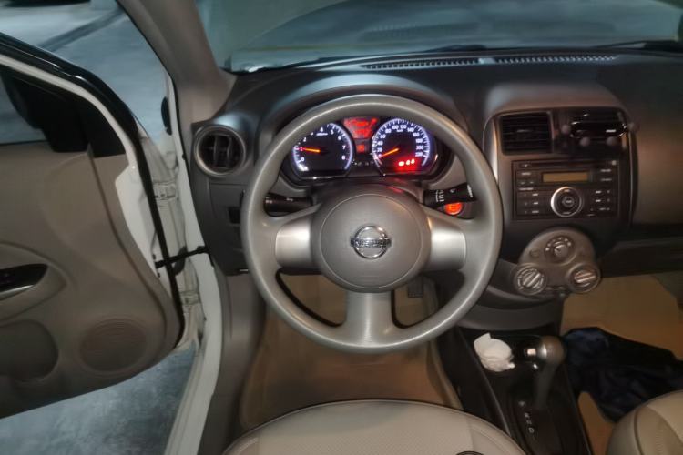 Used Nissan Sunny 2011 1.5XL CVT Luxury Edition Steering Wheel