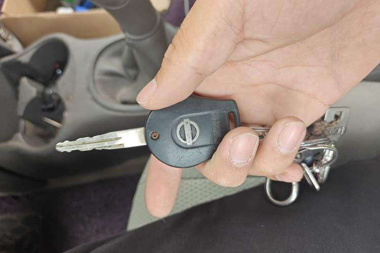 Used Nissan Sunny 2011 1.5XE Manual Comfort Edition Vehicle Key