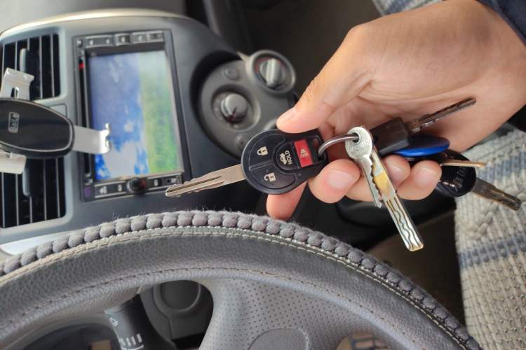 Used Nissan Sunny 2011 1.5XE Manual Comfort Edition Vehicle Key