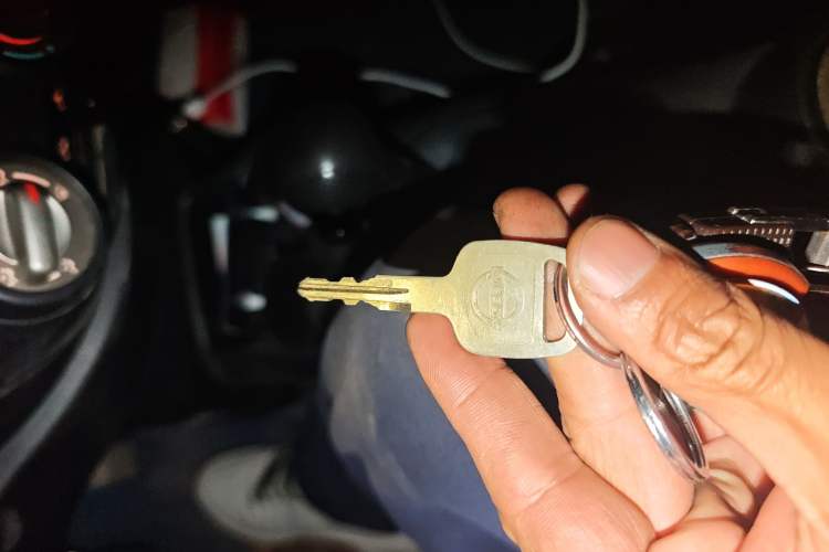 Used Nissan Sunny 2011 1.5XE CVT Comfort Edition Vehicle Key