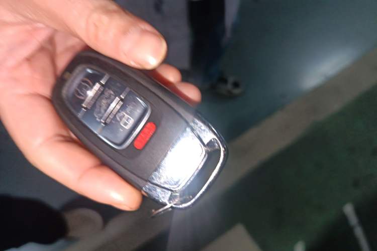 Used Nissan Sunny 2011 1.5XV CVT Deluxe Edition Vehicle Key