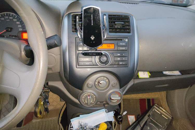 Used Nissan Sunny 2011 1.5XE Manual Comfort Edition Audio And AC Panel