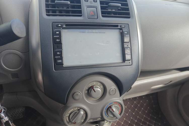 Used Nissan Sunny 2011 1.5XE CVT Comfort Edition Audio And AC Panel