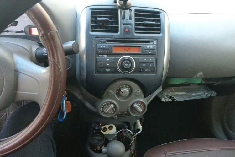 Used Nissan Sunny 2011 1.5XE CVT Comfort Edition Audio And AC Panel