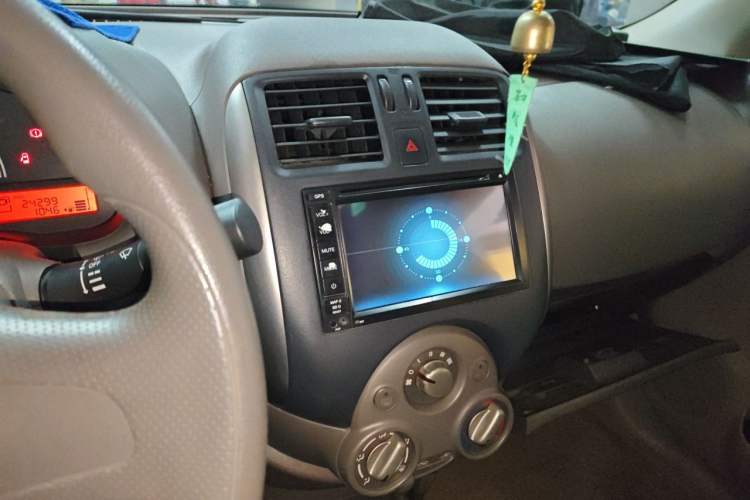 Used Nissan Sunny 2011 1.5XE CVT Comfort Edition Audio And AC Panel