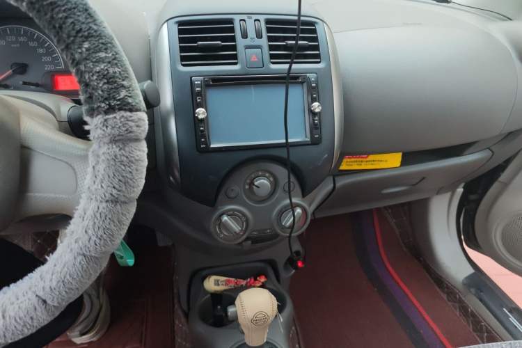 Used Nissan Sunny 2011 1.5XE CVT Comfort Edition Audio And AC Panel