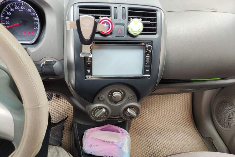 Used Nissan Sunny 2011 1.5XL Manual Deluxe Edition Audio And AC Panel
