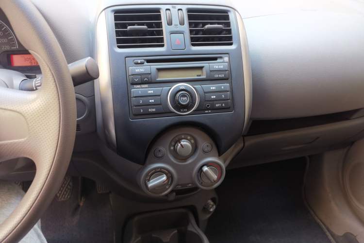 Used Nissan Sunny 2011 1.5XE Manual Comfort Edition Audio And AC Panel