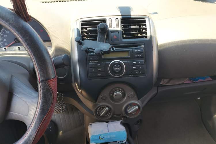 Used Nissan Sunny 2011 1.5XE CVT Comfort Edition Audio And AC Panel