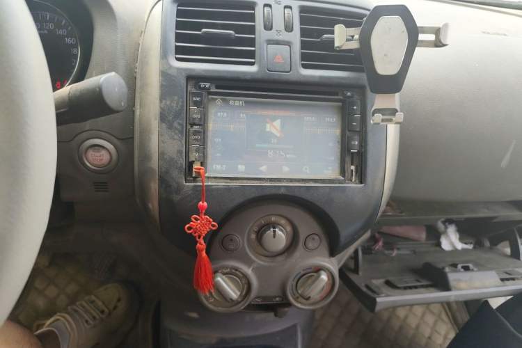 Used Nissan Sunny 2011 1.5XL Manual Deluxe Edition Audio And AC Panel