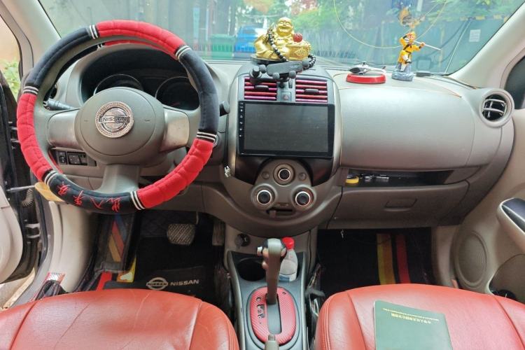 Used Nissan Sunny 2011 1.5XL CVT Luxury Edition Center Console