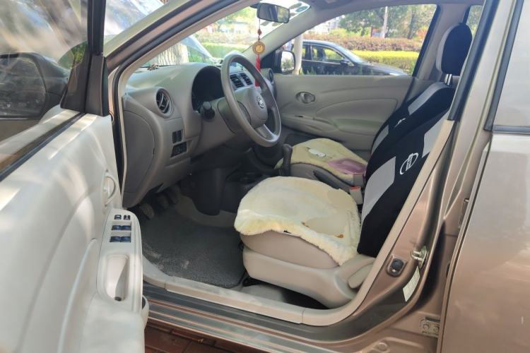 Used Nissan Sunny 2011 1.5XE Manual Comfort Edition Driver Seat