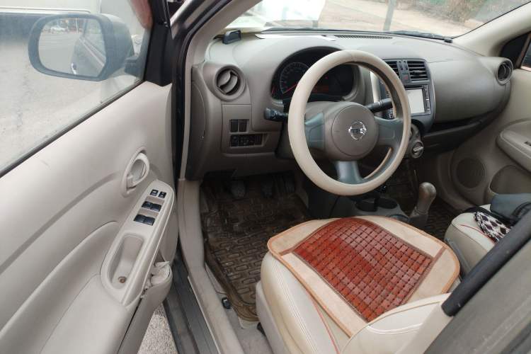Used Nissan Sunny 2011 1.5XE Manual Comfort Edition Driver Seat