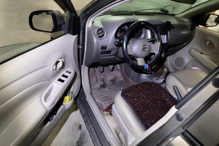 Used Nissan Sunny 2011 1.5XE Manual Comfort Edition Driver Seat