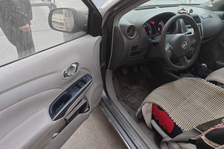 Used Nissan Sunny 2011 1.5XL Manual Deluxe Edition Driver Seat