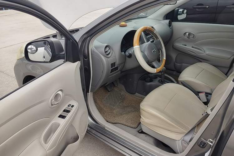 Used Nissan Sunny 2011 1.5XE CVT Comfort Edition Driver Seat