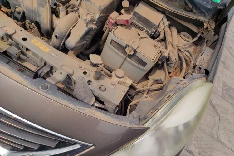 Used Nissan Sunny 2011 1.5XE Manual Comfort Edition Engine Bay Left