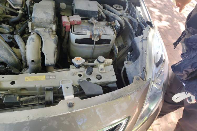 Used Nissan Sunny 2011 1.5XE Manual Comfort Edition Engine Bay Left