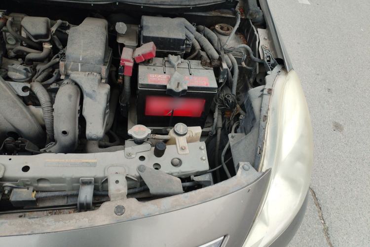 Used Nissan Sunny 2011 1.5XE Manual Comfort Edition Engine Bay Left