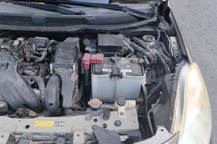 Used Nissan Sunny 2011 1.5XE Manual Comfort Edition Engine Bay Left