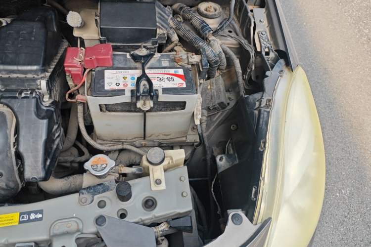 Used Nissan Sunny 2011 1.5XE Manual Comfort Edition Engine Bay Left