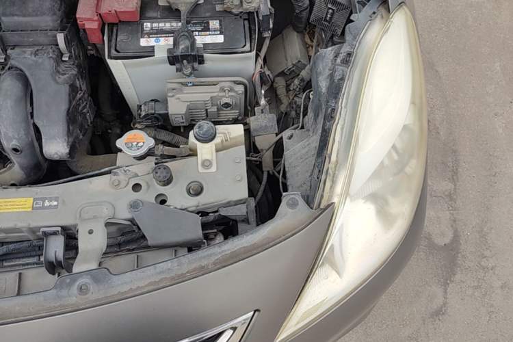 Used Nissan Sunny 2011 1.5XE CVT Comfort Edition Engine Bay Left