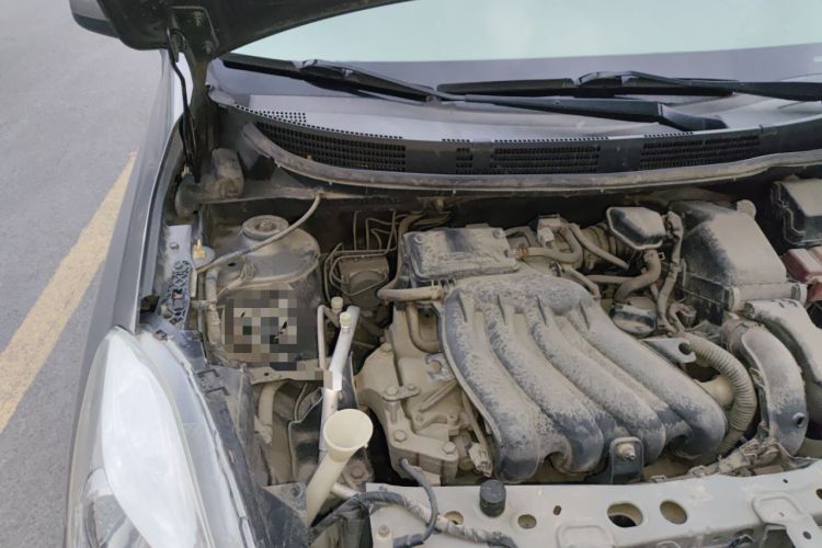 Used Nissan Sunny 2011 1.5XE Manual Comfort Edition Engine Bay Right