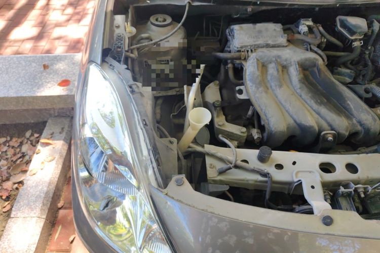 Used Nissan Sunny 2011 1.5XE Manual Comfort Edition Engine Bay Right