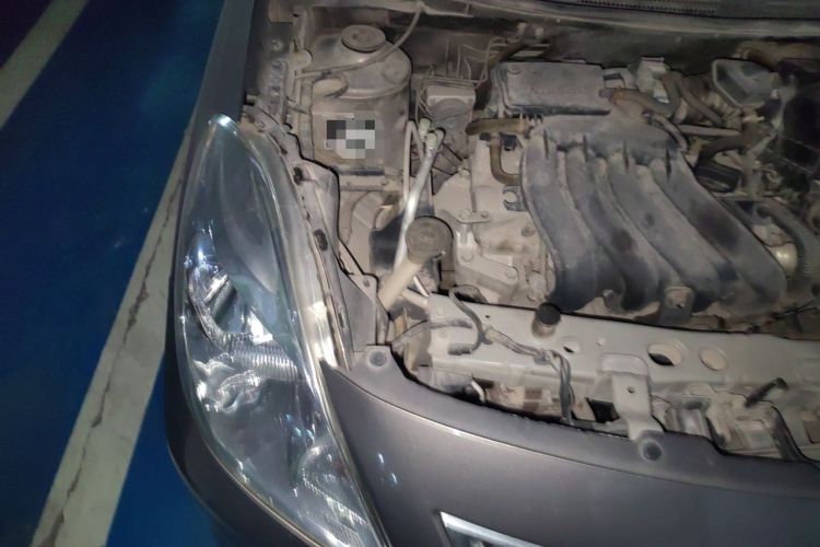 Used Nissan Sunny 2011 1.5XE Manual Comfort Edition Engine Bay Right