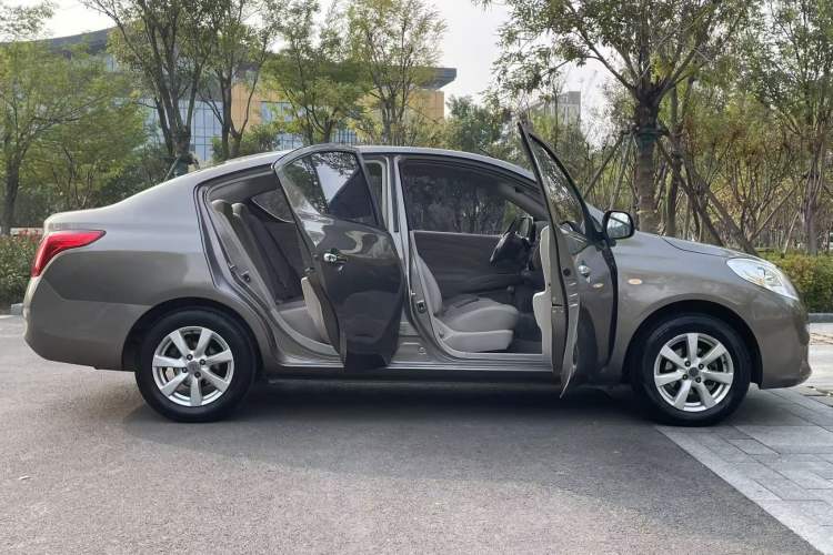 Used Nissan Sunny 2011 1.5XE CVT Comfort Edition Exterior 4