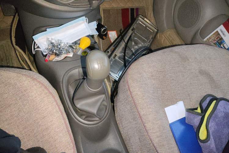 Used Nissan Sunny 2011 1.5XE Manual Comfort Edition Gear Lever