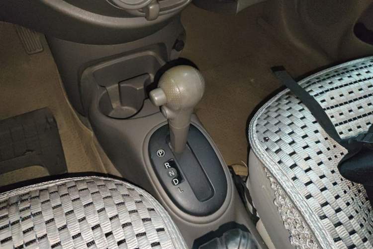 Used Nissan Sunny 2011 1.5XE CVT Comfort Edition Gear Lever
