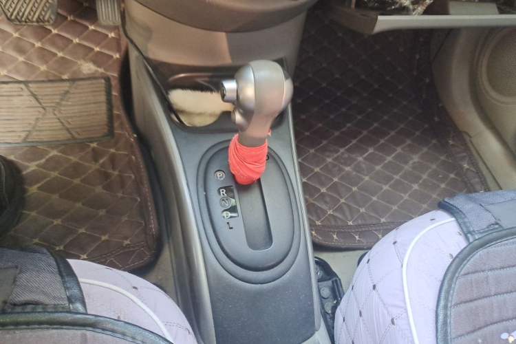 Used Nissan Sunny 2011 1.5XL CVT Luxury Edition Gear Lever