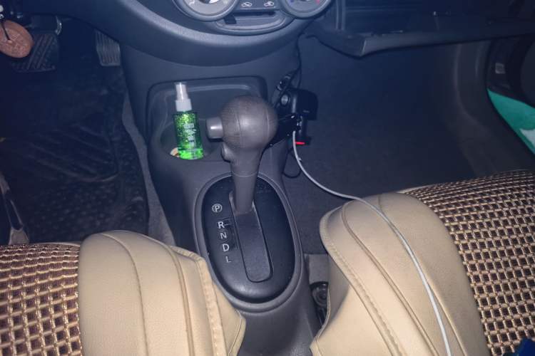 Used Nissan Sunny 2011 1.5XE CVT Comfort Edition Gear Lever