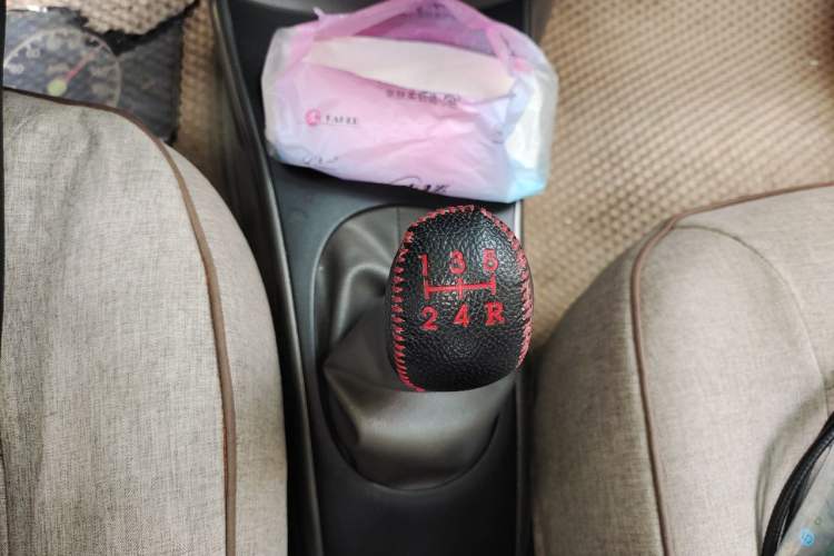 Used Nissan Sunny 2011 1.5XL Manual Deluxe Edition Gear Lever